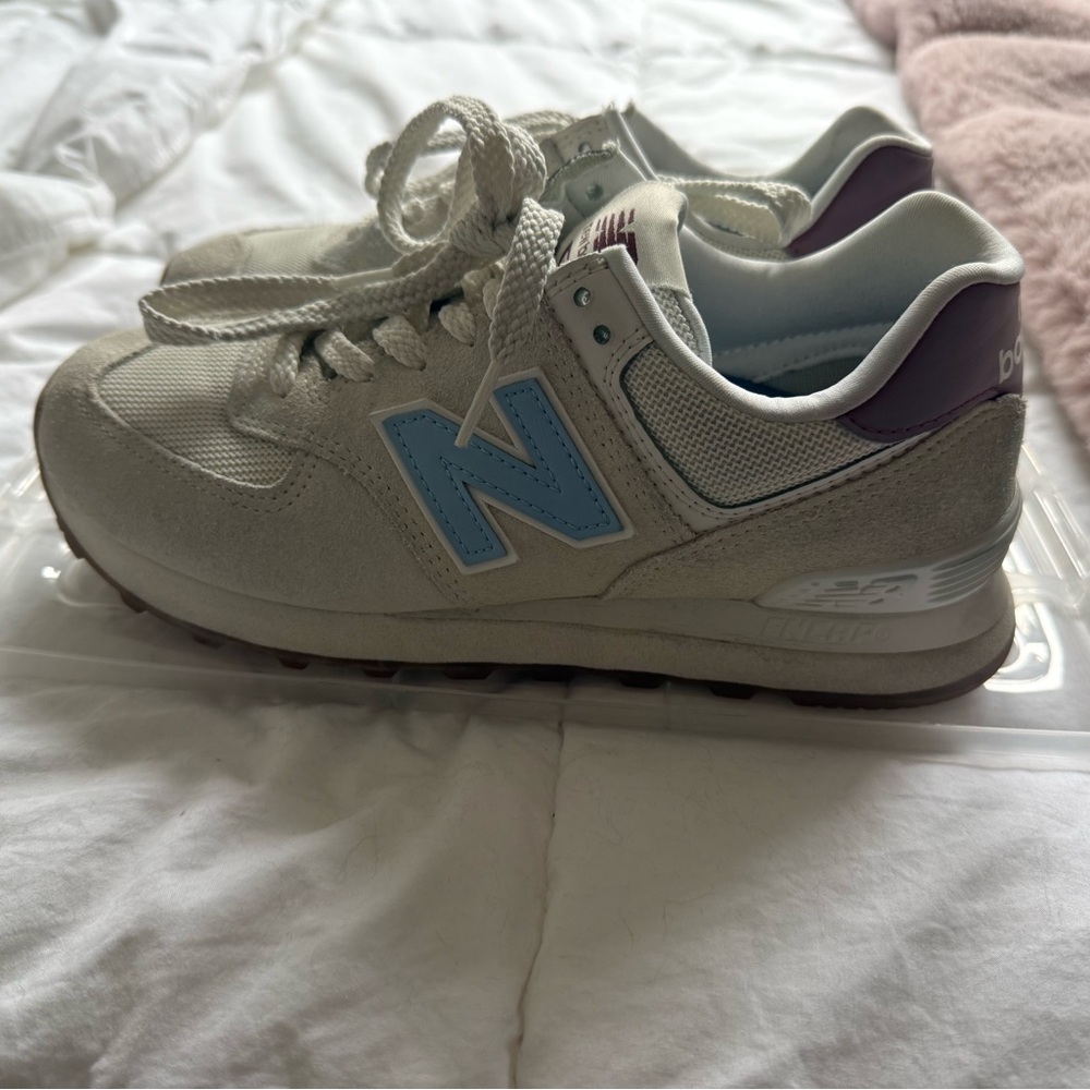 New Balance White and Blue Athletic Shoes - Picture 2 of 7